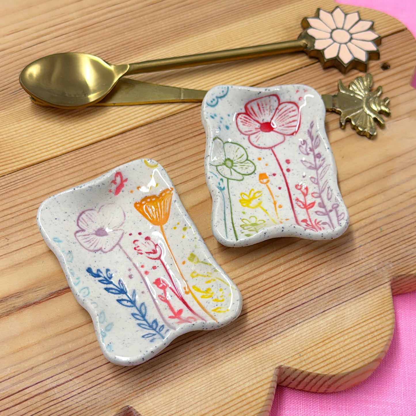 ANNIE’S GARDEN 🌼 Wave-edge Mini Dish 🌺 Handmade Ceramic Treats & Tapas Dish by Jo Kealley