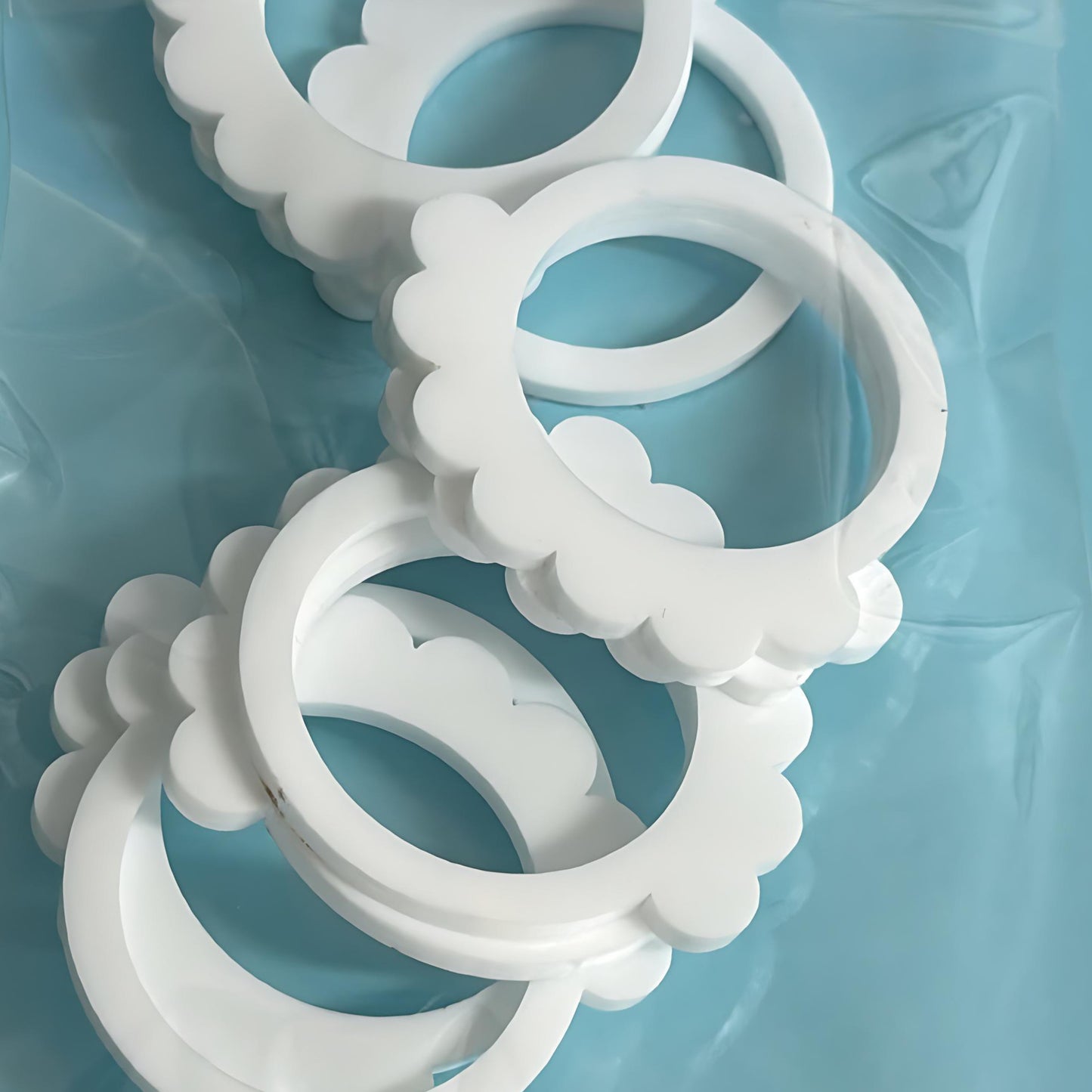 50mm SCALLOPED FRILL FRAMES : 3mm white gloss Acrylic components : Destash item