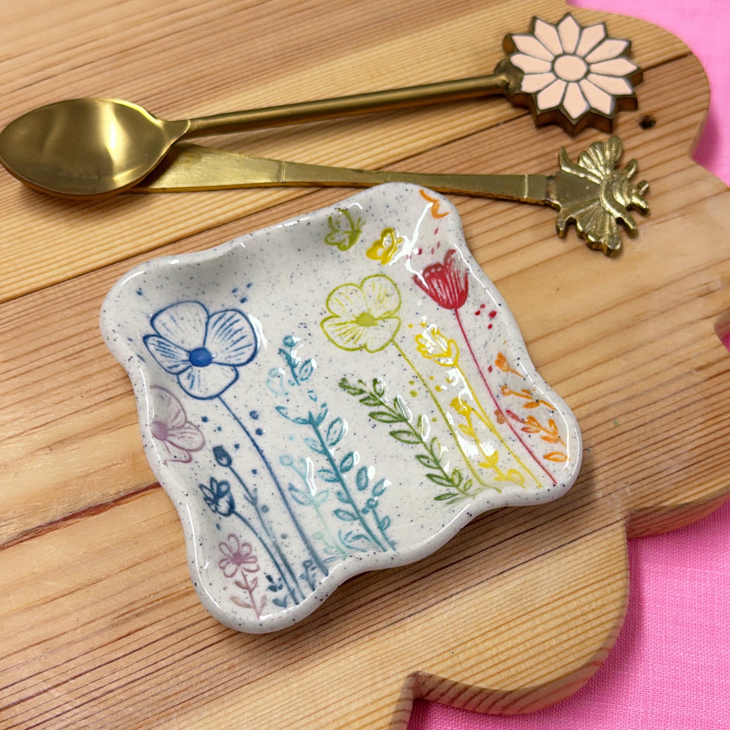 ANNIE’S GARDEN 🌼 Wave-edge Square Dish 🌺 Handmade Ceramic Treats & Tapas Dish by Jo Kealley