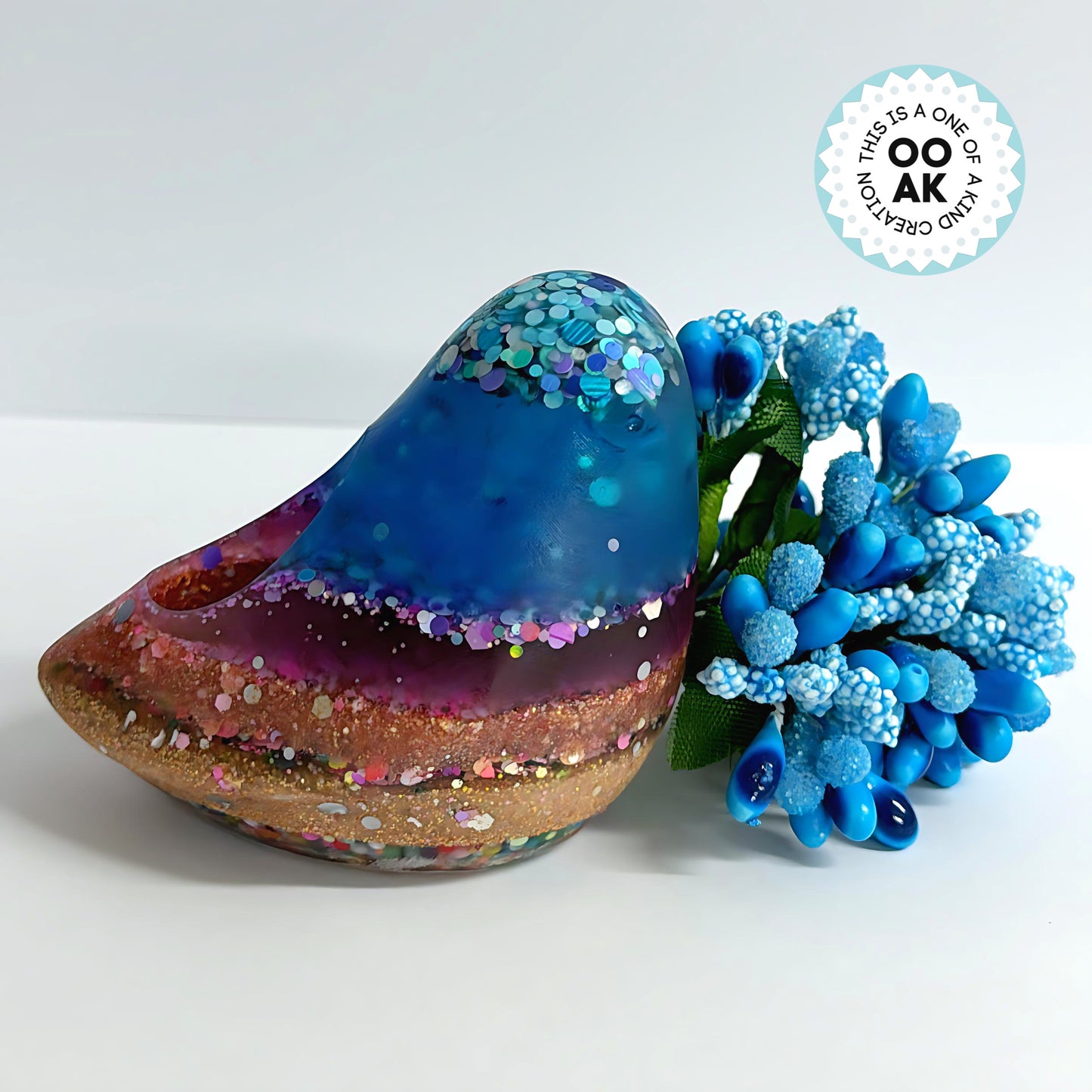 HELLO LITTLE BIRDIE - Cast Resin bud vase