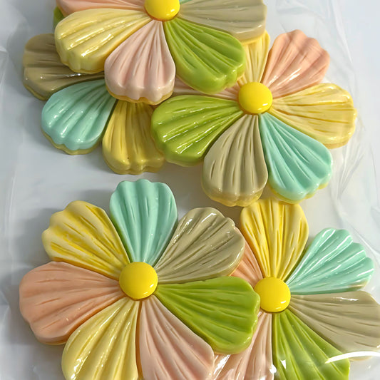 5 x 55mm PASTEL RAINBOW Flowers would make great brooch Resin components : Destash item