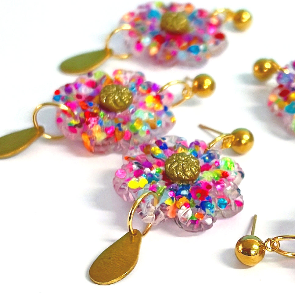 CRAZY FOR DAISY : KNITTED BLOOM : Handmade Stud-top DROP Earrings