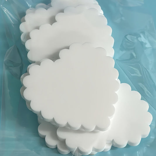 55mm SCALLOPED HEART brooch magnet size: 3mm clear gloss Acrylic components : Destash item