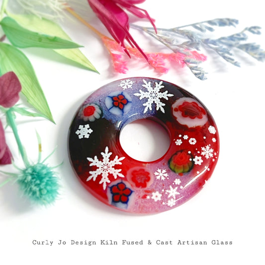 Winter berry snowflakes - Handcrafted Artisan Glass Pendant : Kiln-cast Glass