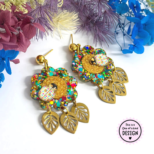 BOHO DAISY : One of a Kind : Handmade Resin & Acrylic DROP Earrings