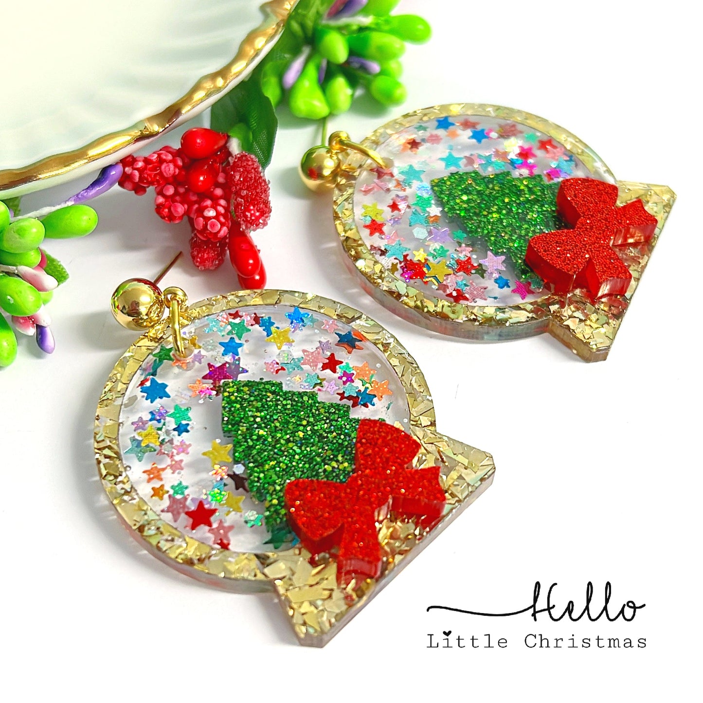 CHRISTMAS SNOW GLOBE RAINBOW TWINKLE STAR : Choose from silver or gold : Handmade Resin Drop Earrings